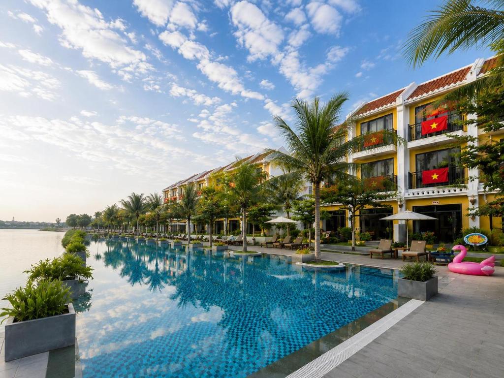 Nam Hoi An Riverside Hotel