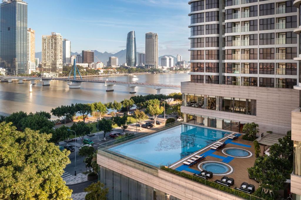 Melia Vinpearl Da Nang Riverfront 1